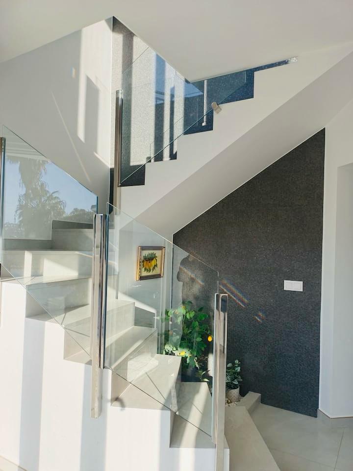 Villa de lujo con parcela urbana adicional en El Rafalet, Jávea