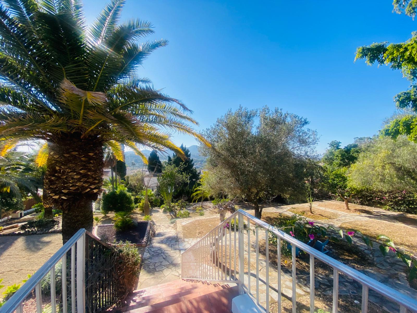 Villa de lujo con parcela urbana adicional en El Rafalet, Jávea