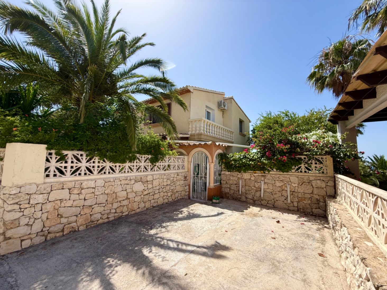 Villa with Panoramic Sea Views in Balcón al Mar, Jávea