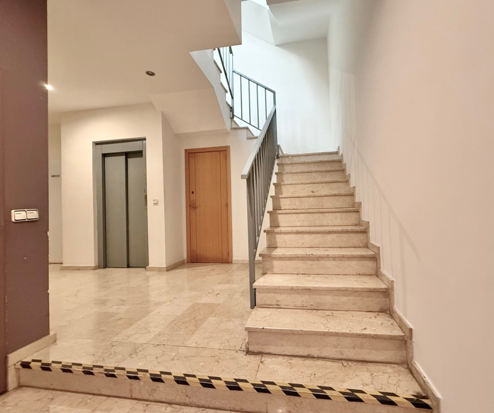 Bright 2-bedroom apartment with parking and storage, Jávea 