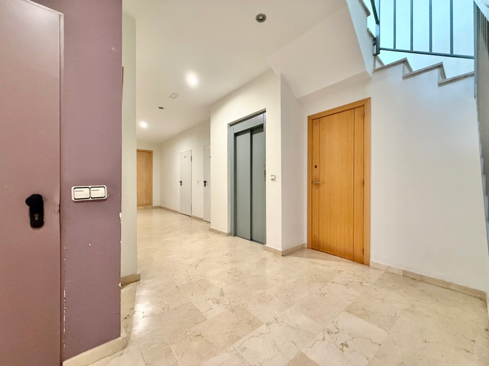 Bright 2-bedroom apartment with parking and storage, Jávea 