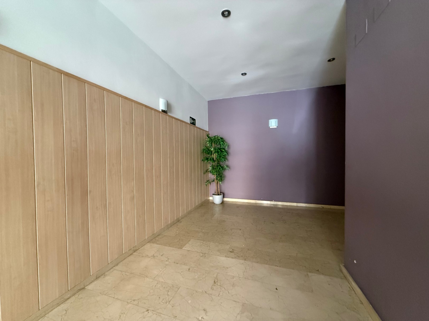 Bright 2-bedroom apartment with parking and storage, Jávea 