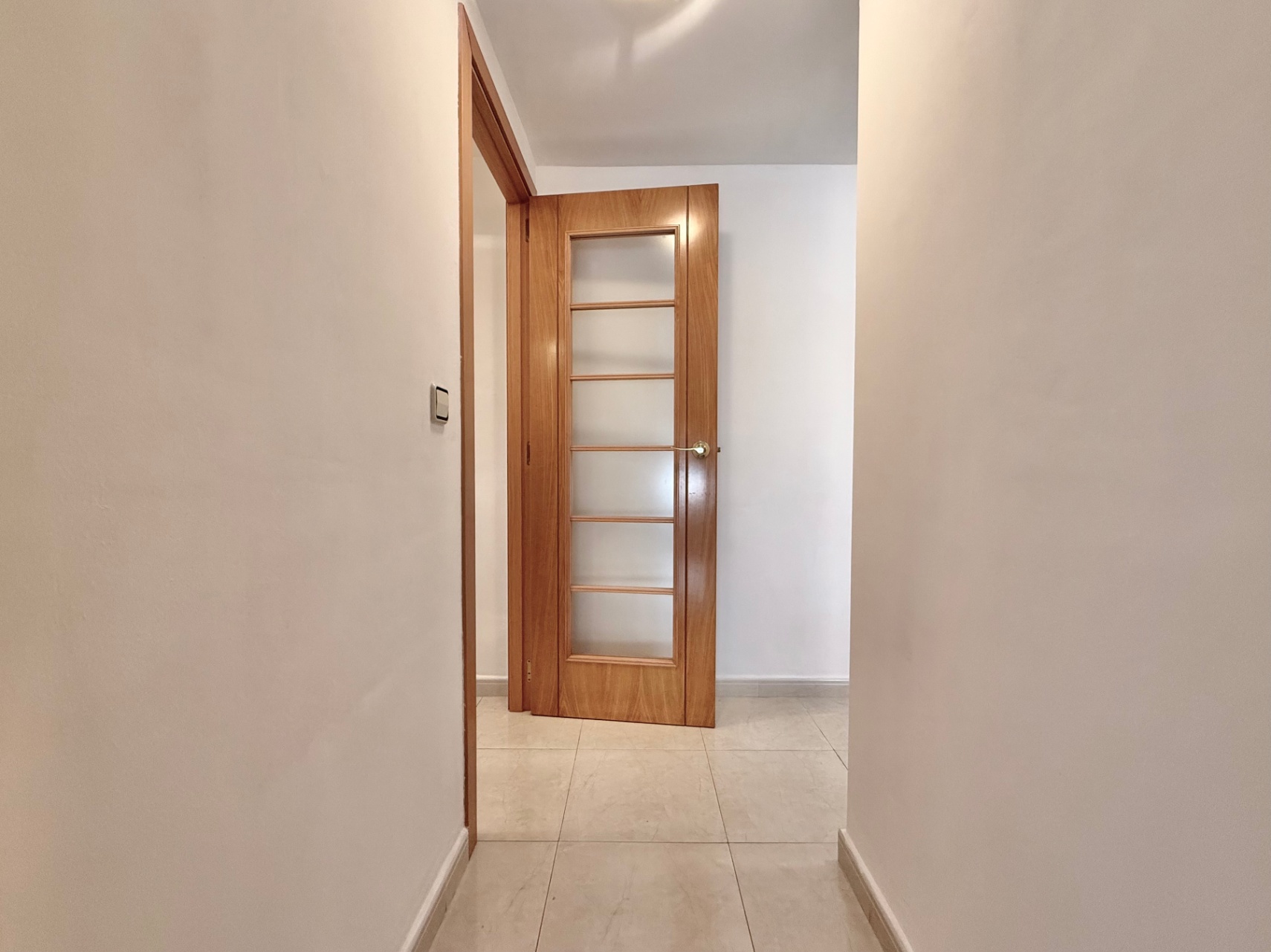 Bright 2-bedroom apartment with parking and storage, Jávea 