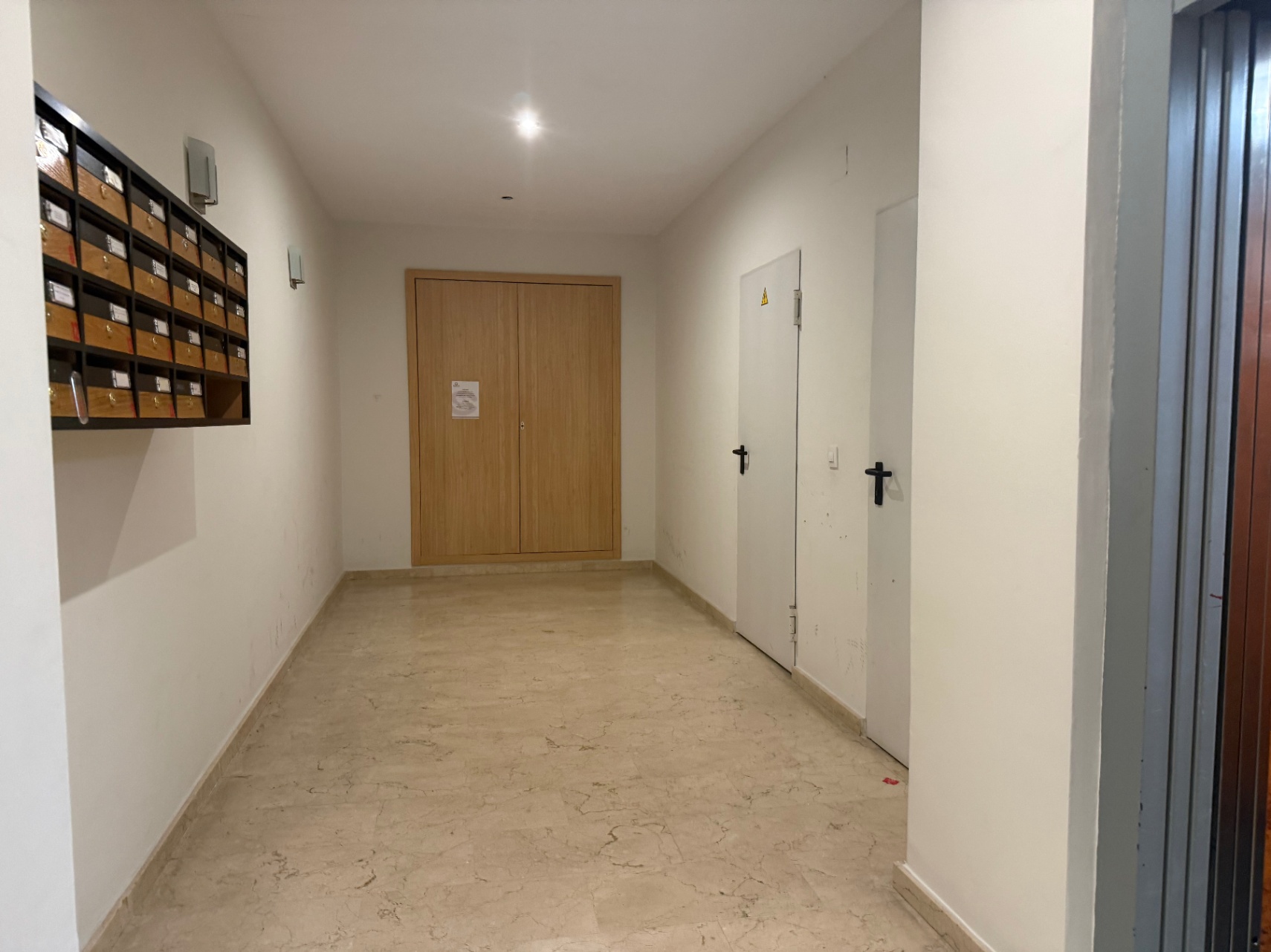 Bright 2-bedroom apartment with parking and storage, Jávea 