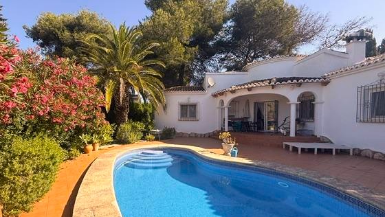 Villa de plain-pied avec piscine privée à Costa Nova, Jávea