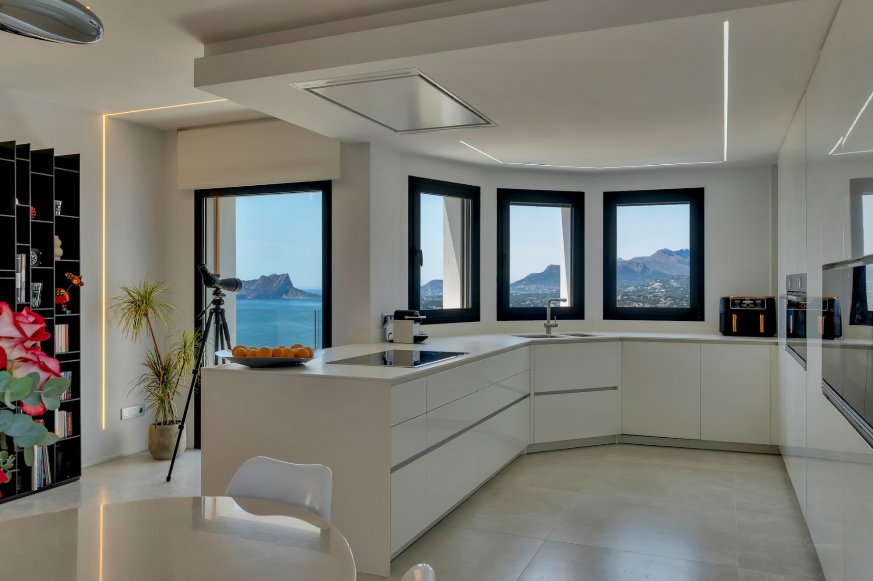 Villa con vistas panorámicas únicas al mar, la montaña y atardeceres sobre El Portet