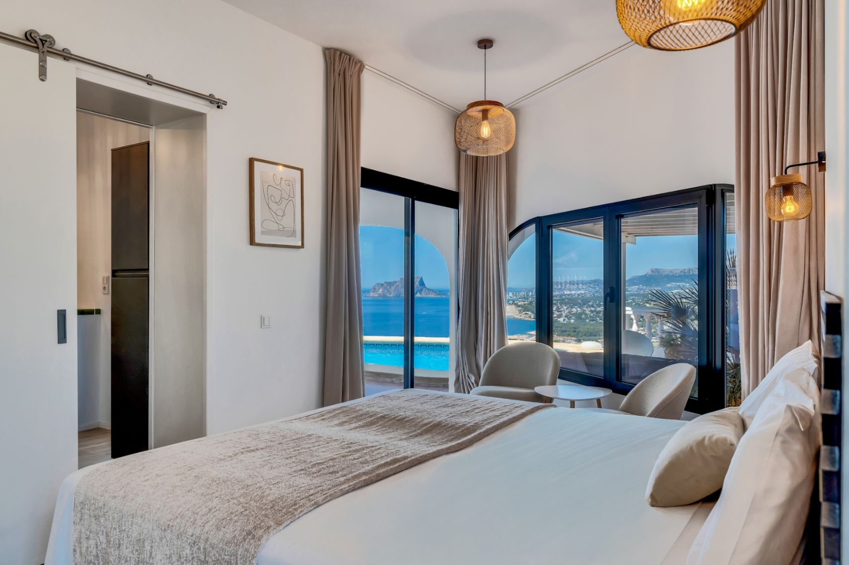Villa con vistas panorámicas únicas al mar, la montaña y atardeceres sobre El Portet