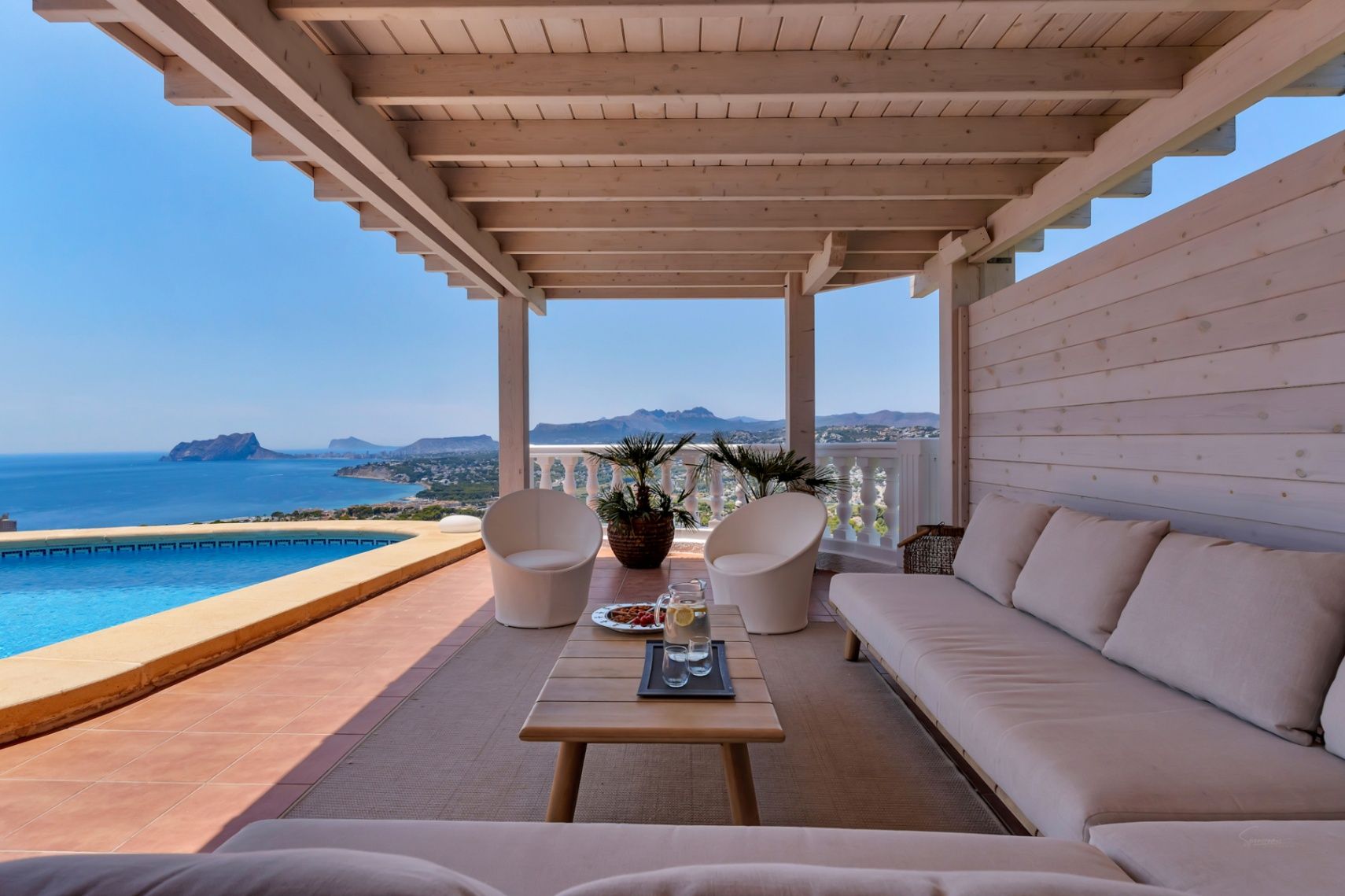 Villa con vistas panorámicas únicas al mar, la montaña y atardeceres sobre El Portet