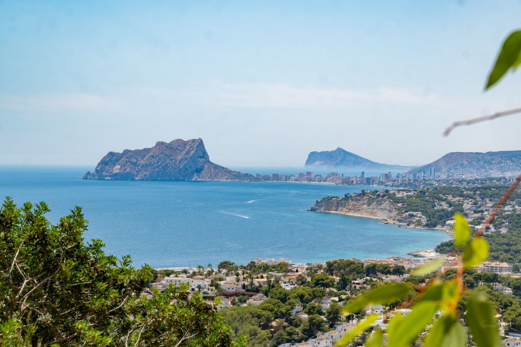 Villa con vistas panorámicas únicas al mar, la montaña y atardeceres sobre El Portet