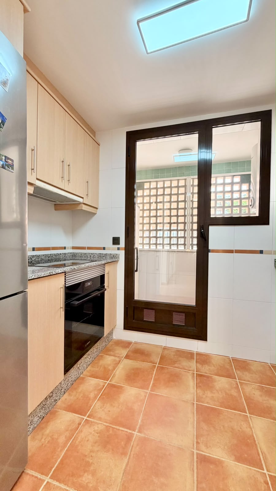 Apartment with a spacious terrace, garage, and storage room near the Port of Javea.