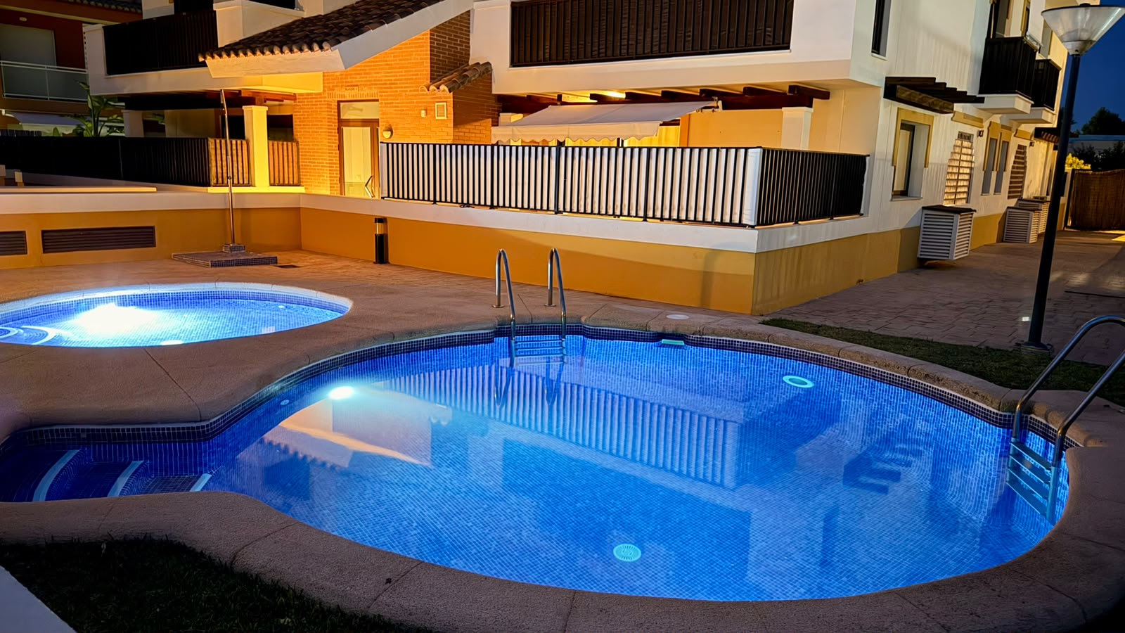 Apartment with a spacious terrace, garage, and storage room near the Port of Javea.