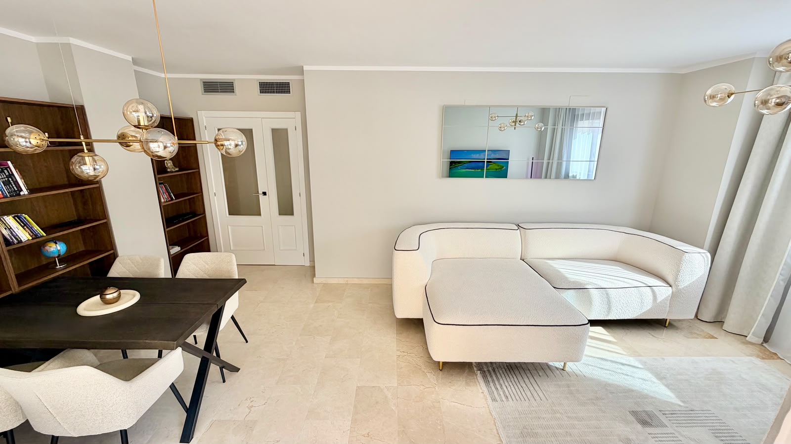 Apartment with a spacious terrace, garage, and storage room near the Port of Javea.