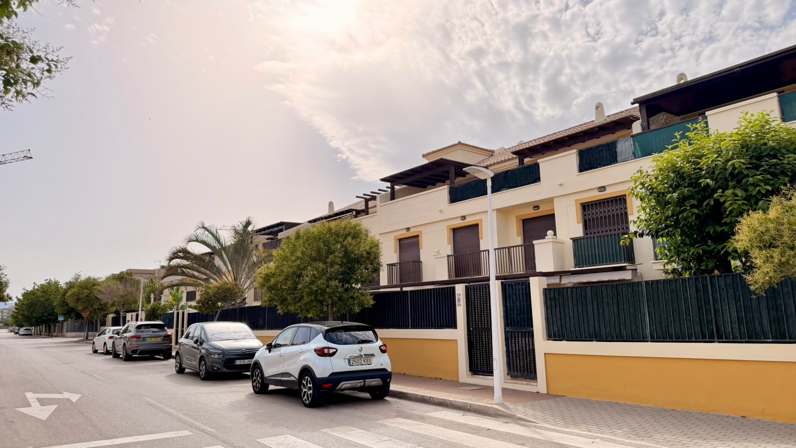 Apartment with a spacious terrace, garage, and storage room near the Port of Javea.