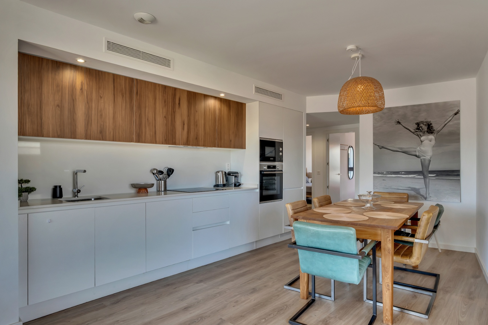 Exclusive 3-bedroom apartment with a huge private solarium and sea views in Javea.