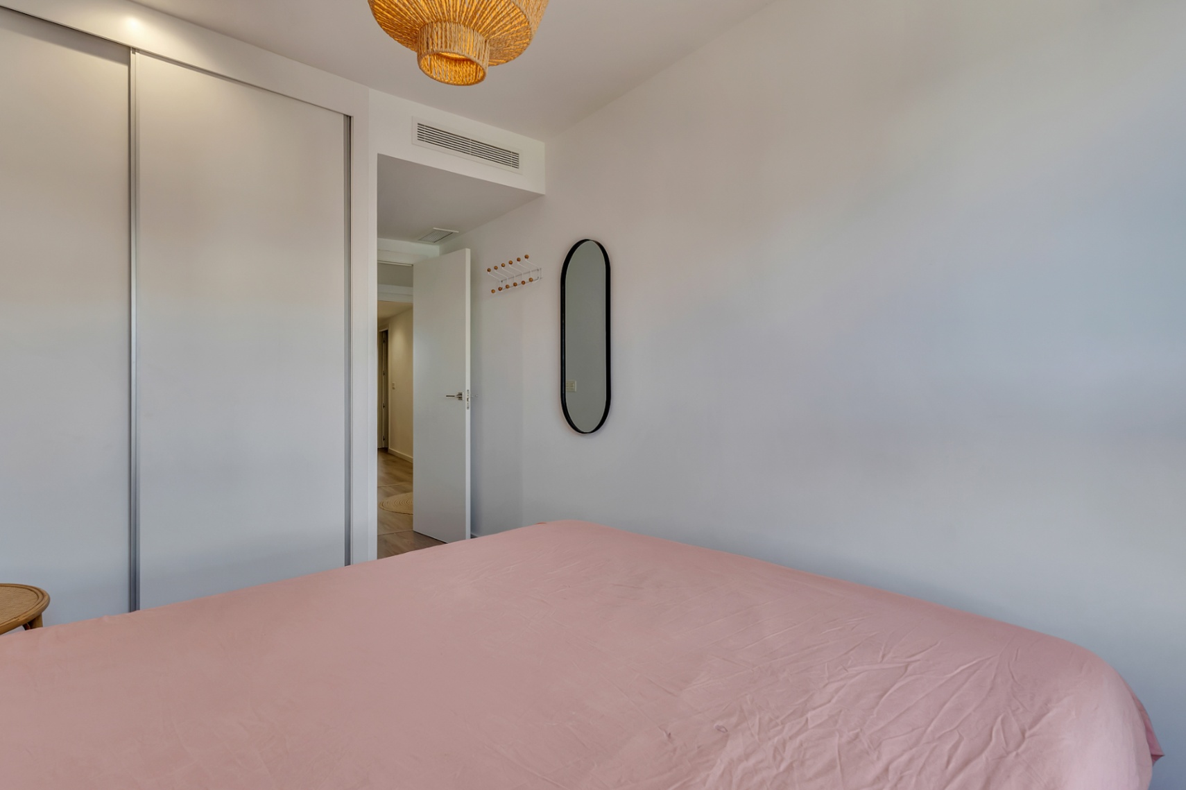 Exclusive 3-bedroom apartment with a huge private solarium and sea views in Javea.