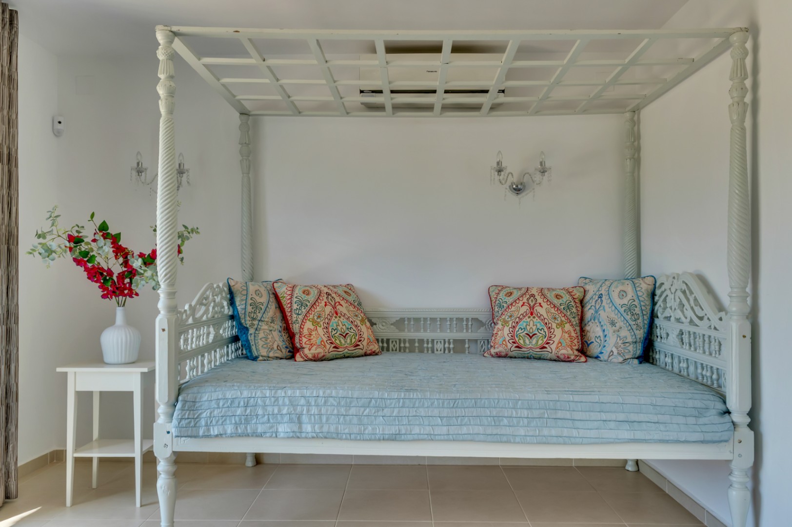 Stunning Ibiza-Style Villa with Tennis Court and Montgo Views in Javea