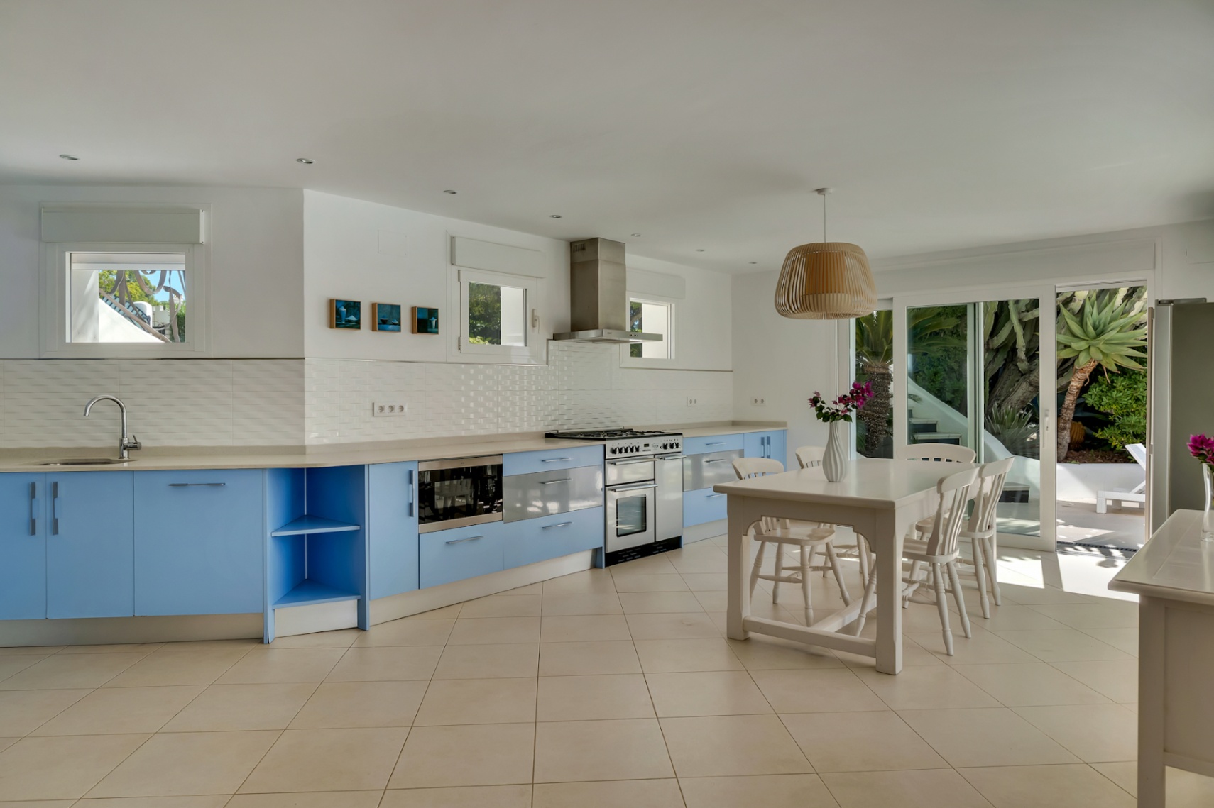Stunning Ibiza-Style Villa with Tennis Court and Montgo Views in Javea