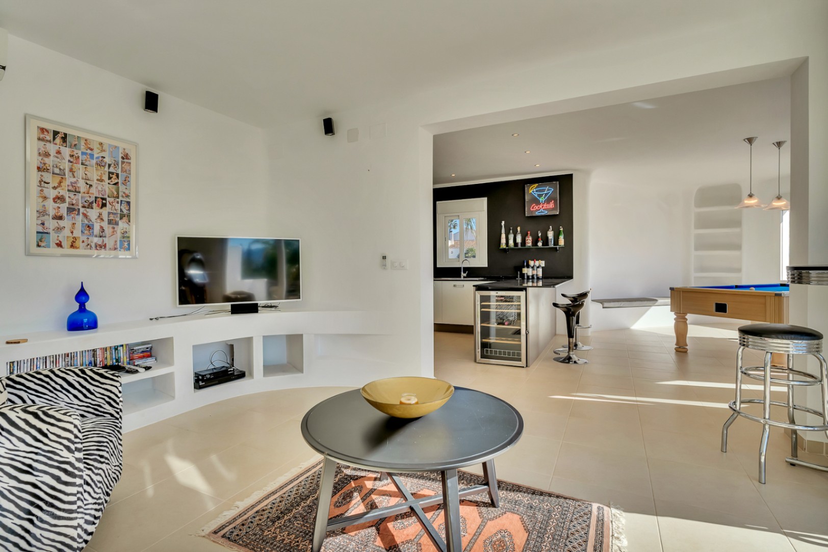 Stunning Ibiza-Style Villa with Tennis Court and Montgo Views in Javea