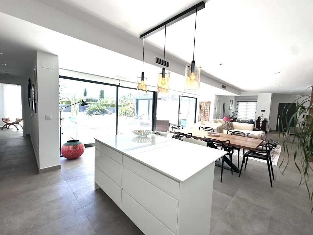 Villa moderne de plain-pied à vendre à Jávea