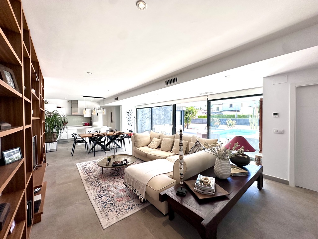 Villa moderne de plain-pied à vendre à Jávea