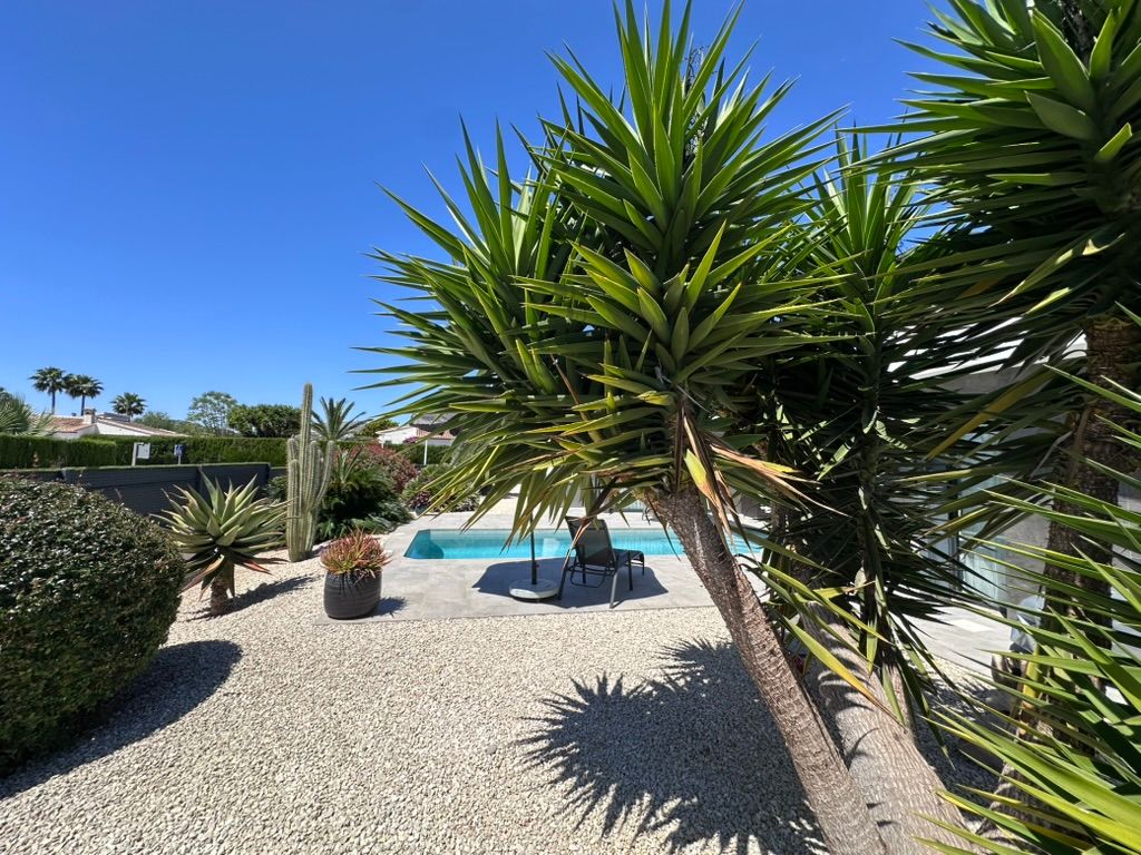 Villa moderne de plain-pied à vendre à Jávea