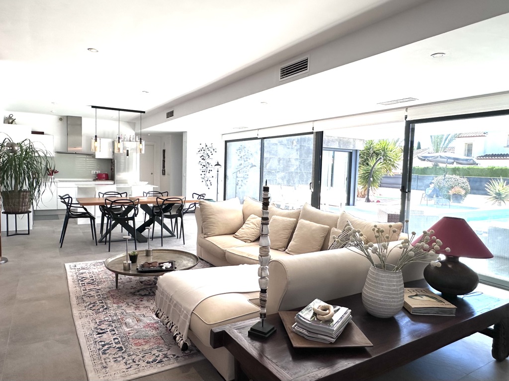 Villa moderne de plain-pied à vendre à Jávea