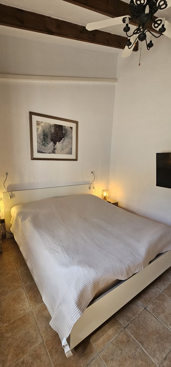 Encantadora finca reformada con piscina privada, gran parcela llana y placas solares