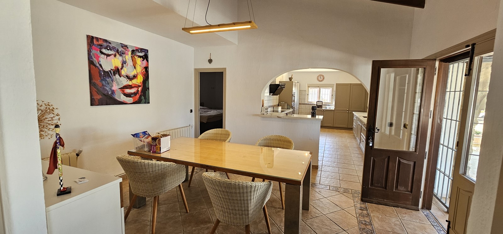 Encantadora finca reformada con piscina privada, gran parcela llana y placas solares