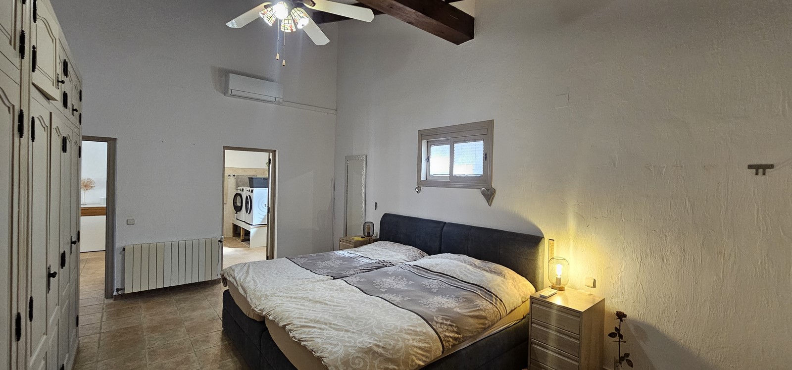 Encantadora finca reformada con piscina privada, gran parcela llana y placas solares